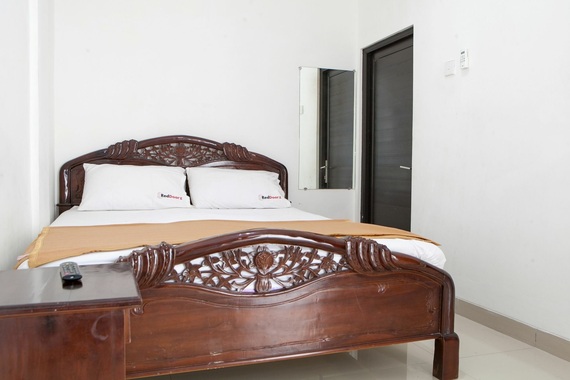 Hotel Reddoorz Near Tegalega Park Bandung Exterior foto